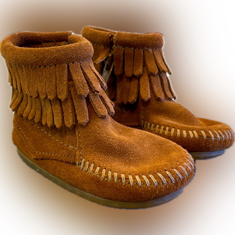 NEW 6-12m Minnetonkas